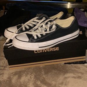 Converse women’s 7